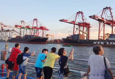 雙十國慶觀光遊輪海上饗宴有優惠(圖)