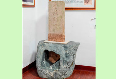 鵝鑾鼻燈塔珍貴文物－界碑風華再現(圖)