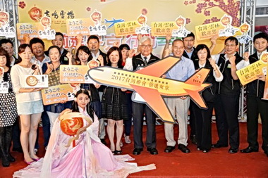 李進勇前進東京行銷2017台灣燈會(圖)