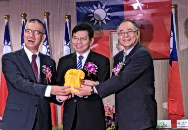 港務公司新任董事長吳盟分就職(圖)