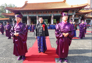 中市遵古禮辦祭孔儀式(圖)