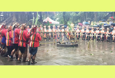 那瑪夏米貢祭族人雨天歡慶豐收(圖)