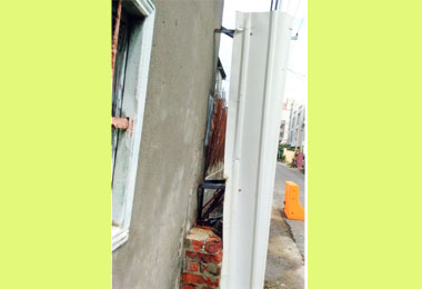 營造工人任意破壞他人房屋挨告(圖)