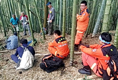 民眾受困草嶺石壁仙谷消防局成功搜救(圖)