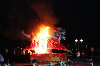 左營萬年季圓滿閉幕 陳菊：燒火獅祈福平安(圖)