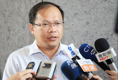 中市服務自由行國際旅客推機場快線公車(圖)