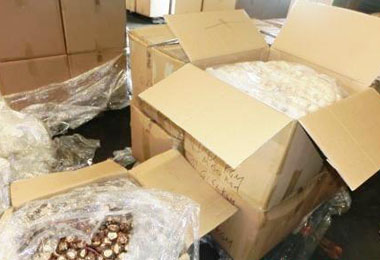 高雄關查獲走私香菇蒜頭3200公斤(圖)