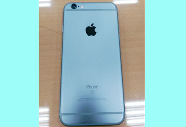 占據他人手機越女自認無罪(圖)