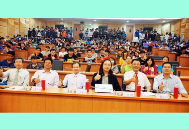 唐鳳主講虛擬世界裡的人際關係獲滿堂彩(圖)