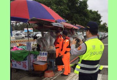 市府強取締違法攤商解決梧棲漁市交通亂象(圖)