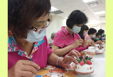 做音樂蛋糕鈴打造無壓力抗癌生活(圖)