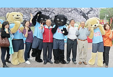 信義鄉推出踏雪尋梅 場面熱鬧(圖)