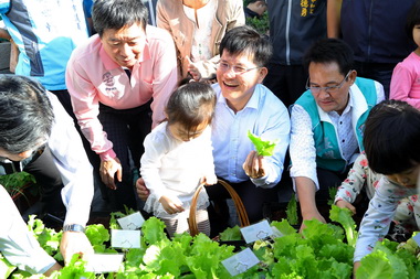 林佳龍視察幼兒食農教育(圖)