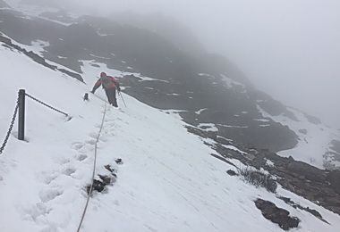 冬季登山縣府：注意雪地登山安全(圖)