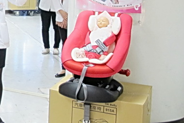 投醫免費借安全座椅 保障新生兒安全(圖)