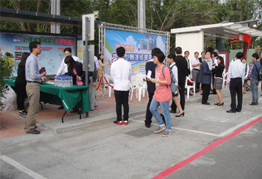 首座複合型轉運候車亭啟用(圖)