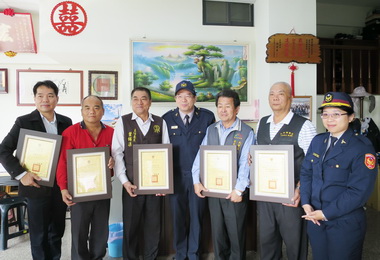 里長建民間置監視器獲頒感謝狀(圖)