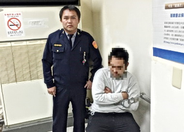 當通緝犯遇見馬拉松警只能被逮(圖)