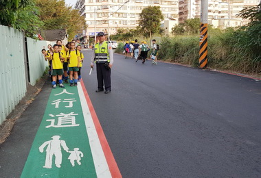 霧峰大里行人VIP級行走安全獲好評(圖)
