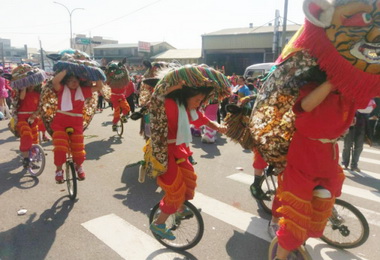 大甲媽回鑾百獅陣頭熱鬧迎接(圖)