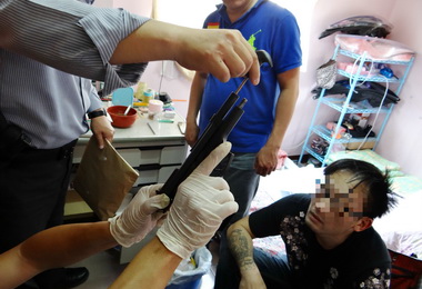 雲警局查獲販賣毒品及非法槍械改造(圖)