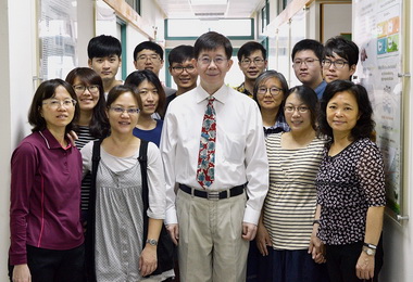 興大教授徐堯煇獲頒傑出研究獎(圖)