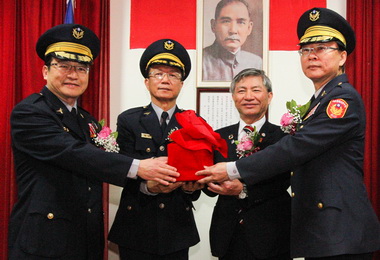 霧峰警分局長交接布達(圖)