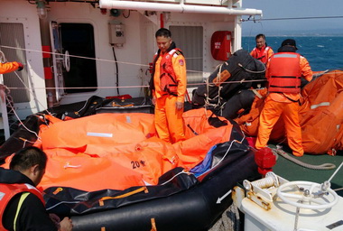 台中打撈無人救生筏四艘(圖)