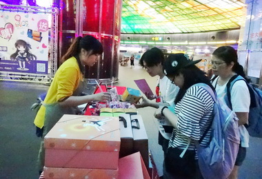 庇護工場刷一卡通 送威秀電影票(圖)