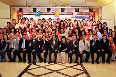 慶祝五一勞動節加工區表揚模範勞工(圖)