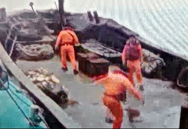 中國漁船越界拒檢台中海巡帶回偵辦(圖)