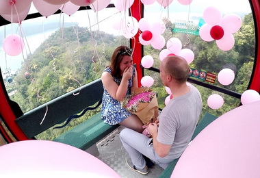 日月潭纜車上求婚荷蘭男抱得美人歸(圖)