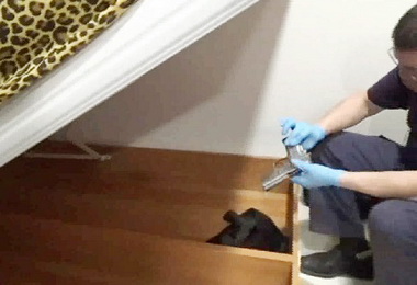 年少染毒今擁槍販毒導致妻離子散(圖)