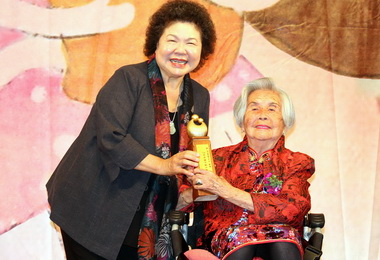 母親節將至陳菊表揚美力媽媽(圖)