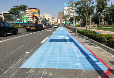 高市首條左轉機車專用道正式啟用(圖)