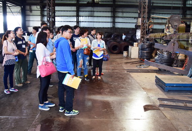 勞工局陪同求職者參訪拉近求才廠商距離(圖)