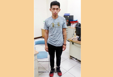 車手穿紅鞋求好運反遭注意被逮(圖)