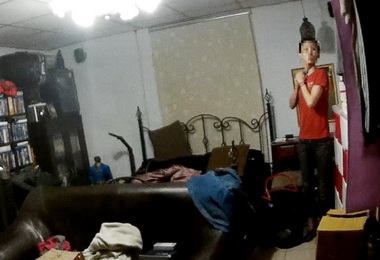 女子欲持刀自殘警力勸阻悲劇發生(圖)