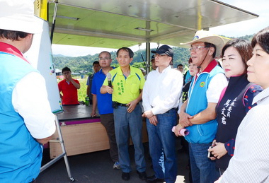 林全信義視察災情允諾從速災修補助(圖)