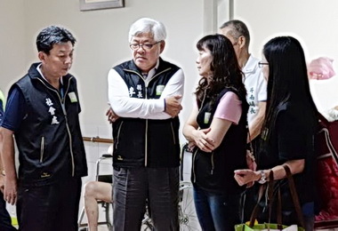 豪雨來襲 李進勇縣內各地勘災(圖)