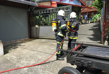 水里消防分隊辦缺水區搶救演練(圖)