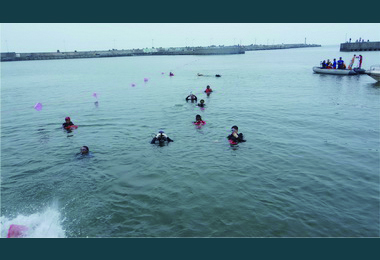 高雄舉辦海底垃圾清除總動員活動(圖)