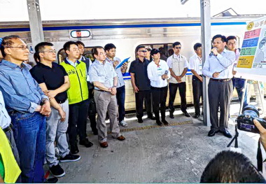 行政院長林全視察成追雙軌化(圖)