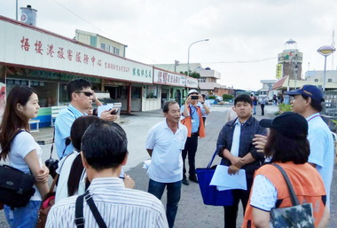 梧棲漁港公有地遭侵占航港局偕法院現勘(圖)