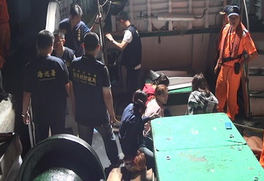 因應世大運海域維安海巡署逮獲越南偷渡犯(圖)