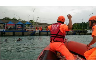 海巡署辦救難演練提升民眾水域安全意識(圖)