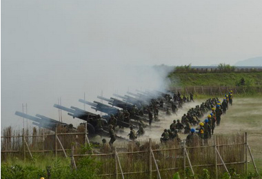 十軍團於高美溼地實施重砲射擊演練(圖)