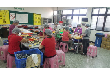 社勞心 包出溫暖 分送愛(圖)