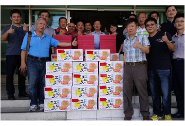 清水警友賴主任慰勞員警堅守崗位(圖)