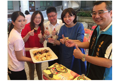 台中市府會共同推廣公益團體月餅(圖)